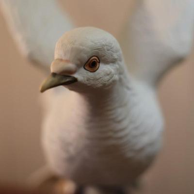 Andrea by Sadek "White Dove" Porcelain Bird Figurine