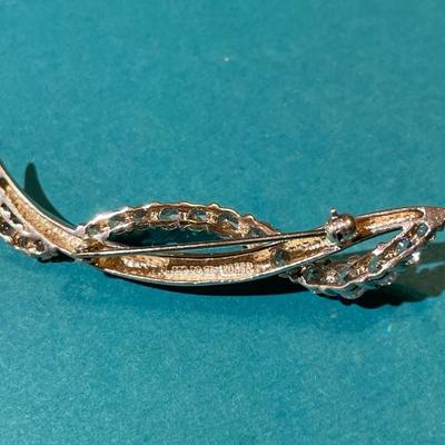 Vintage Sterling Silver CZ Pin/Brooch in VG Preowned Condition as Pictured.