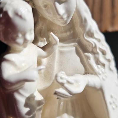 Madonna and Child Porcelain figurine by Goebel. M.J. HUMMEL