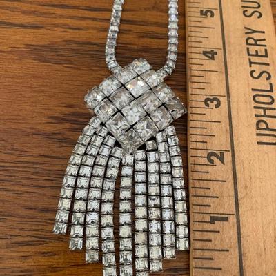 Vintage Dangling Rhinestone necklace