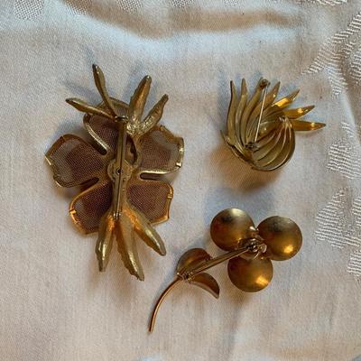 Set of 3 gold tone vintage pins