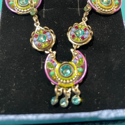 FIREFLY Dainty Swarovski Crystal Necklace & Earrings Set w/Adjustable Necklace in VG Preowned Condition.