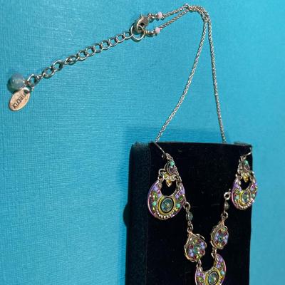 FIREFLY Dainty Swarovski Crystal Necklace & Earrings Set w/Adjustable Necklace in VG Preowned Condition.