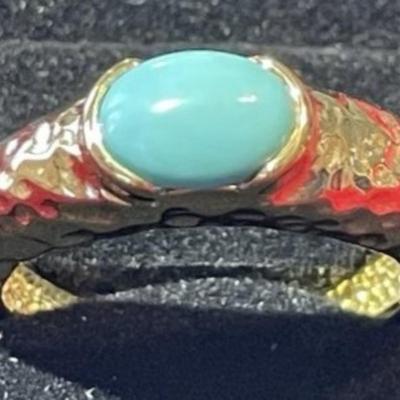 Vintage Hammered Sterling Silver/Gold-toned Turquoise Ring Size-8 in VG Preowned Condition.