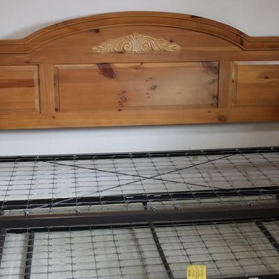 Wood Trundle Bed
