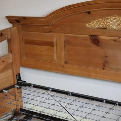 Wood Trundle Bed