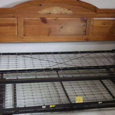 Wood Trundle Bed