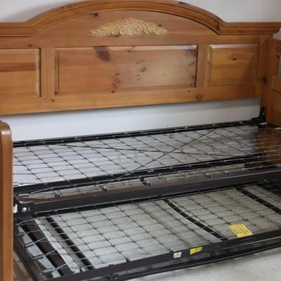 Wood Trundle Bed