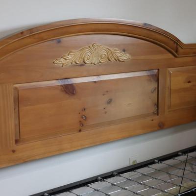 Wood Trundle Bed