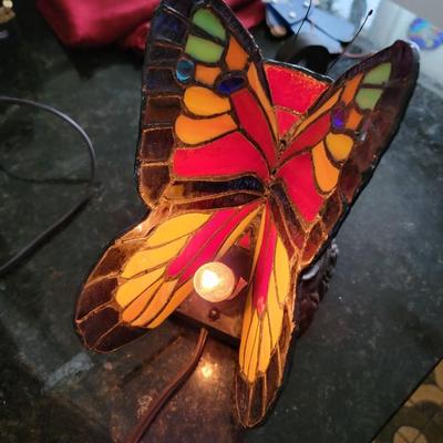 Butterfly stained glass lamp working