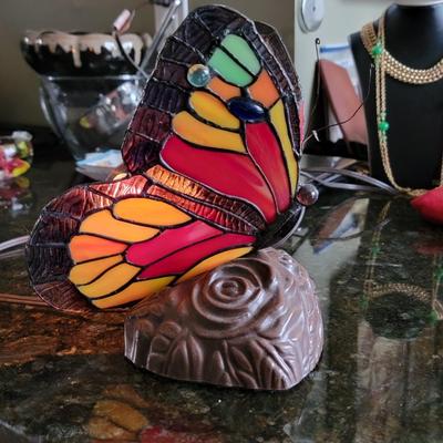 Butterfly stained glass lamp working