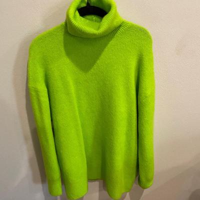 Zara sweater - small