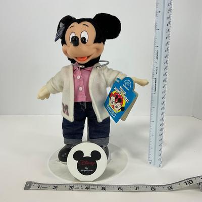 -102- COLLECTIBLE | Sock Hop Applause Figure & Stand