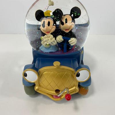 -116- HOME | Mickey & Minnie Disneyland Resort Paris | Snow Musical Globe Car