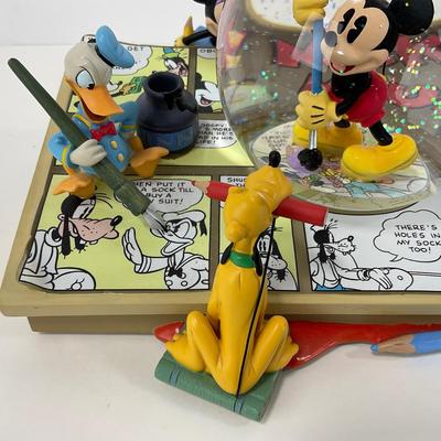 -117- HOME | Disney Mickey & Friends Comic Strip Artists | Mickey Mouse March Snow Globe