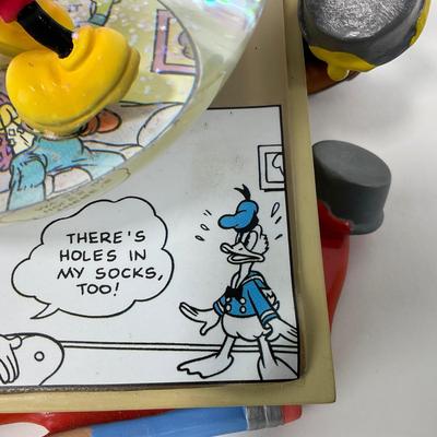 -117- HOME | Disney Mickey & Friends Comic Strip Artists | Mickey Mouse March Snow Globe