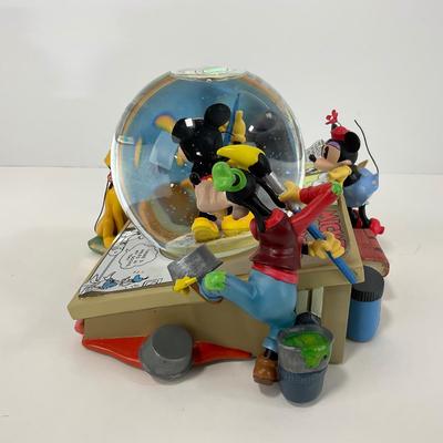 -117- HOME | Disney Mickey & Friends Comic Strip Artists | Mickey Mouse March Snow Globe