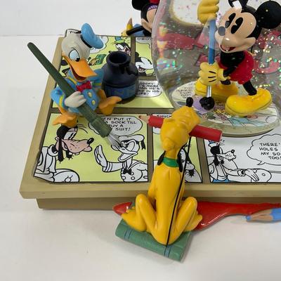 -117- HOME | Disney Mickey & Friends Comic Strip Artists | Mickey Mouse March Snow Globe