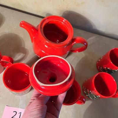 Waechtersbach Red Christmas Tree Teapot & mugs