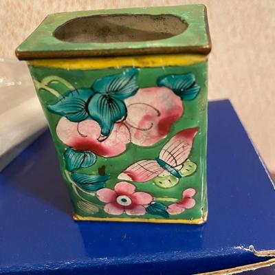 Pottery and Knick-Knacks Lot