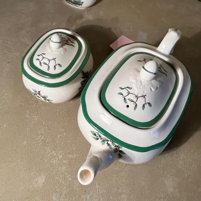 Spode Christmas Tree pattern Tea Set