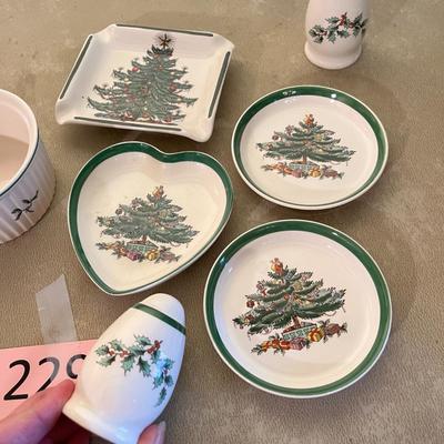 Spode Christmas Tree pattern Collection of little pieces