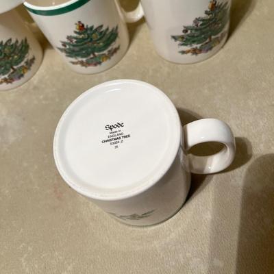 Spode Christmas Tree pattern 8 Mugs