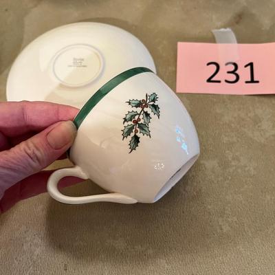Spode Christmas Tree pattern 12 Cups & Saucers