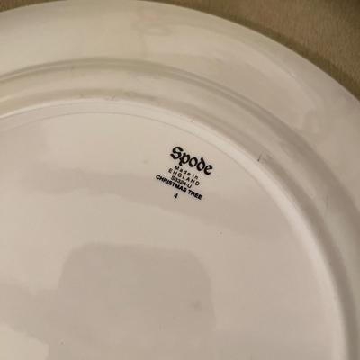Spode Christmas Tree pattern Dinner Plates