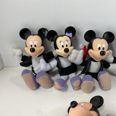 -128- COLLECTIBLE | Assorted Mix Of Miniature Mickey & Minnie Mouse Plush