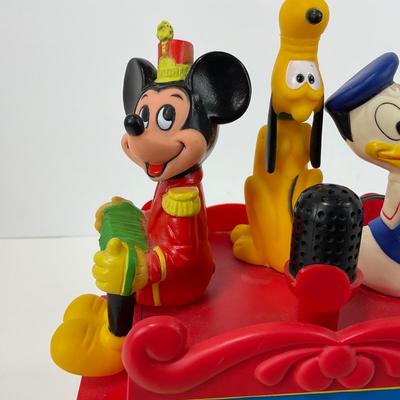 -148- TOYS | Vintage 1970â€™s Mickey Mouse Sing-A-Long Radio