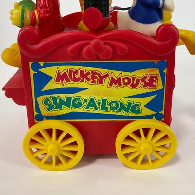 -148- TOYS | Vintage 1970â€™s Mickey Mouse Sing-A-Long Radio