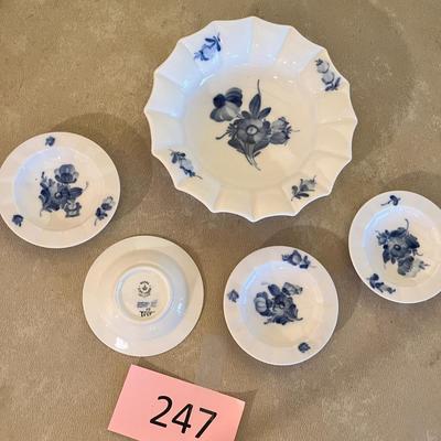 Royal Copenhagen Blue Flower Berry bowl set