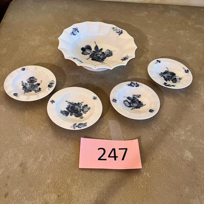 Royal Copenhagen Blue Flower Berry bowl set