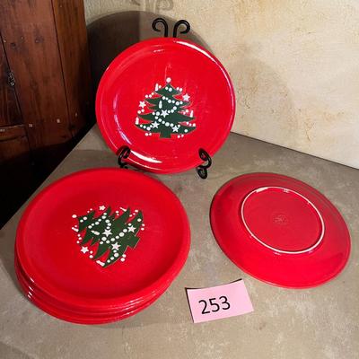 Waechtersbach Red Christmas Tree 7 dinner plates