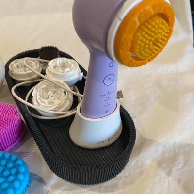 Happy face lot - Clarisonic set, tdhdike brushes and happy face candle