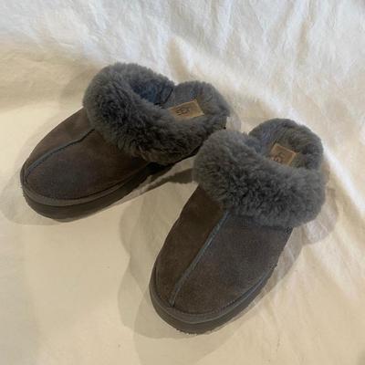 Ugg - grey sz 8