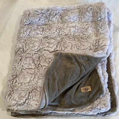 UGG Pillow shams (king) (2)