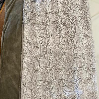 UGG Pillow shams (king) (2)