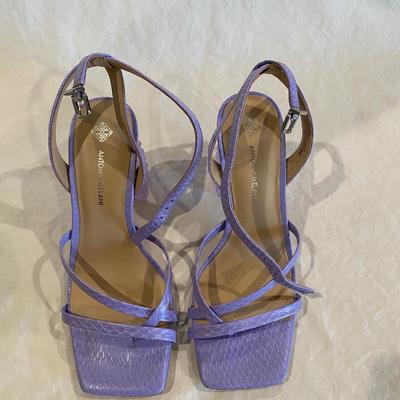 Antonio Melani - sz 8 pair green and lavender
