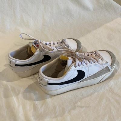 Nike low top 6.5