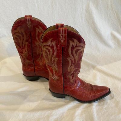 Shyanne Boots - Red 6.5 B