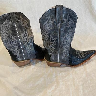 Aventurero boots size 7
