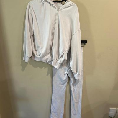 Alo sweatshirt and leggings - size xs