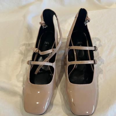 Zara - size 37 - 6.5