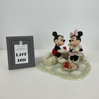 -169- LENOX | Disney â€œRecipe For Romanceâ€ Figure