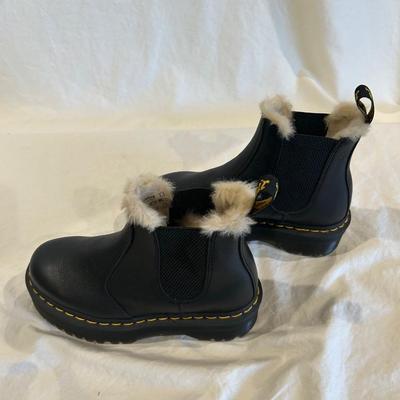 Doc Martin - airwair boots - like new - size 6