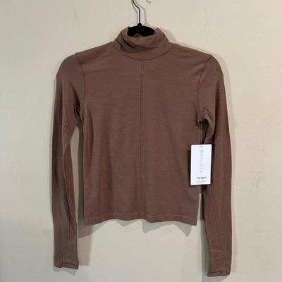New Athlea shirt - brown xxs
