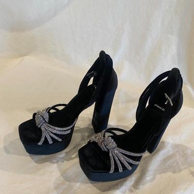 Gianni Bini sparkle strap - size 7