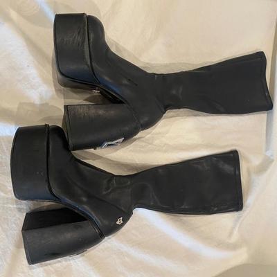 Naked Wolf Boots - sz 7